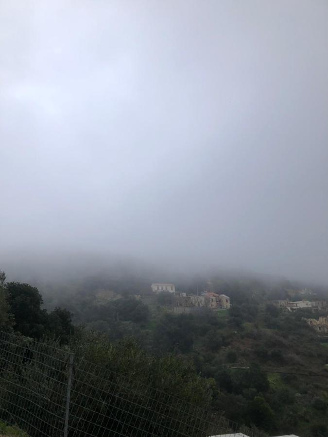 Areti Sea View Mountain Appartamento